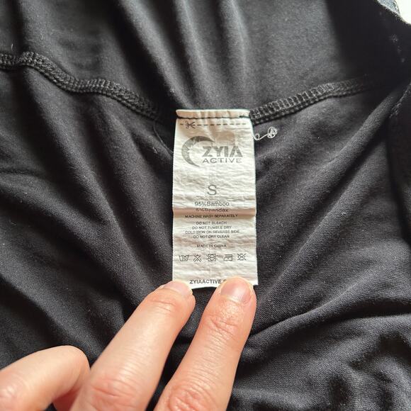 Zyia Black Scoop Neck Long Sleeve Stretchy “Heavenly Long Tee” Shirt Size Small - Picture 10 of 10